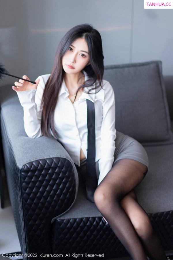 laura阿姣  [XiuRen]高清写真图 2022.11.02 No.5795 laura阿姣 黑丝美腿第63张图片